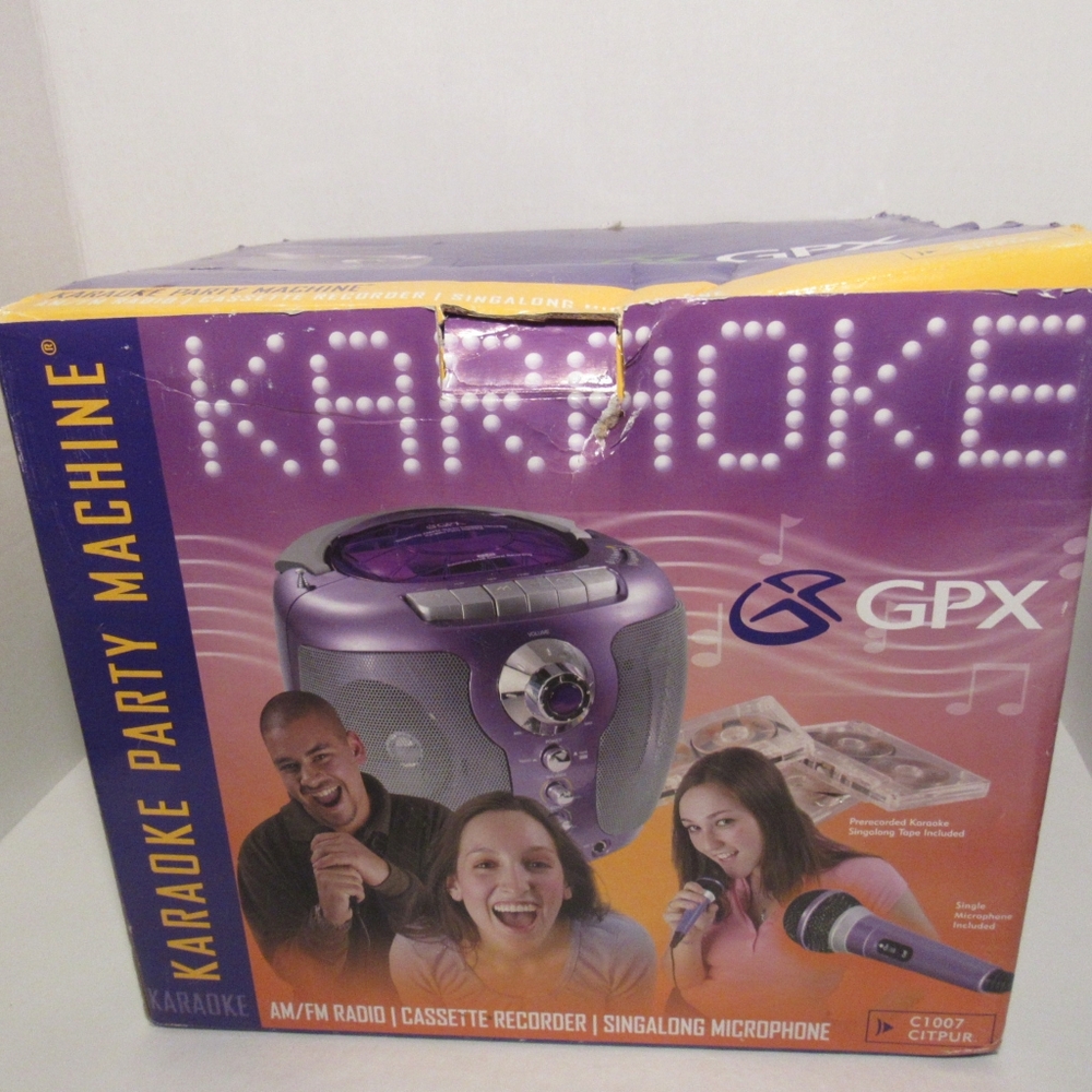 GPX Karaoke Party Machine, AM-FM Radio, Cassette Recorder, Microphone, RN: C1007